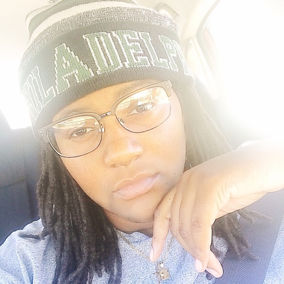 Meet your Posher, Christina - Picture 1 of 1